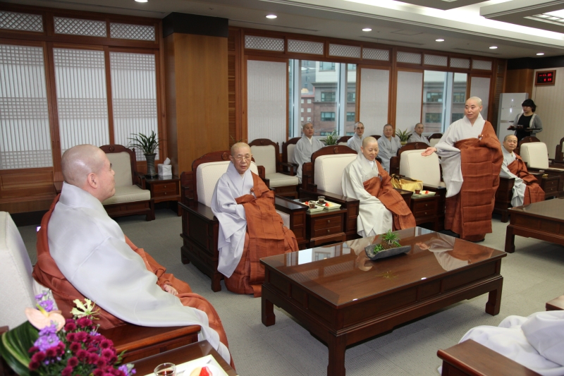 2011.11.30_전국비구니회 임원진 예방 (4)